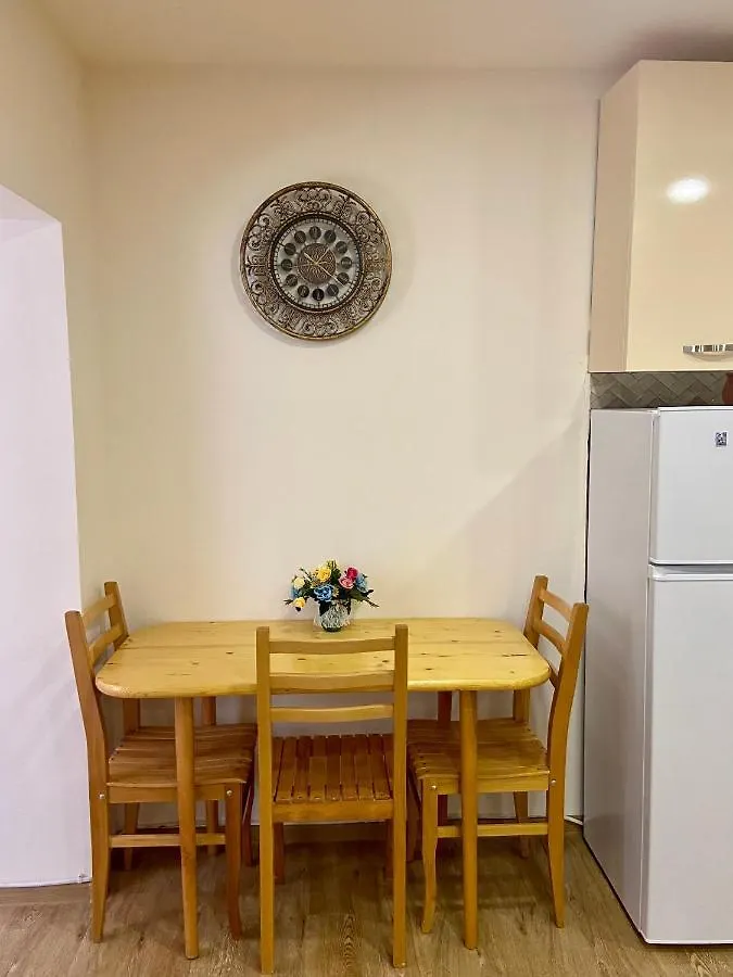 Saba Apartment-1 On Freedom Square Тбилиси